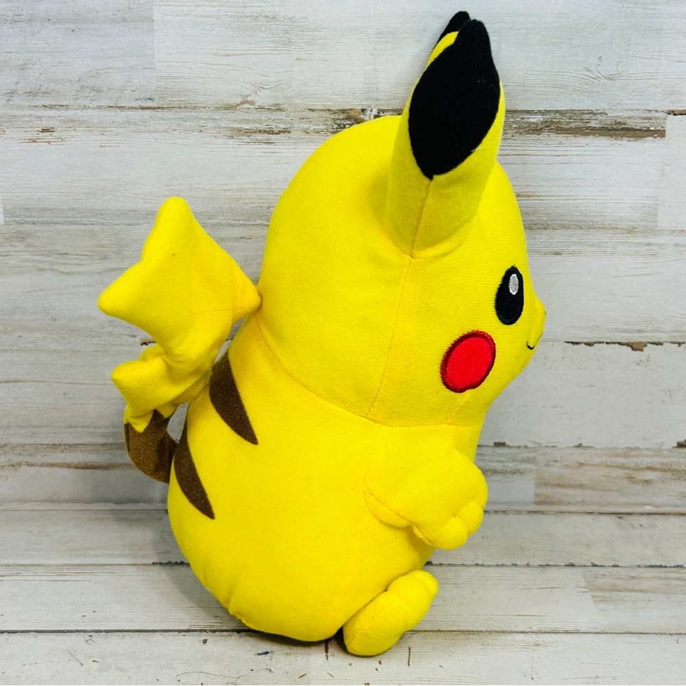 2011 Pokemon Pikachu 10” Plush Toy Factory Nintendo Game Freak Stuffed Animal - Picture 6 of 9